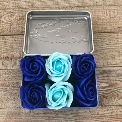 Ensemble rose de savon bleue et une jolie petite boite